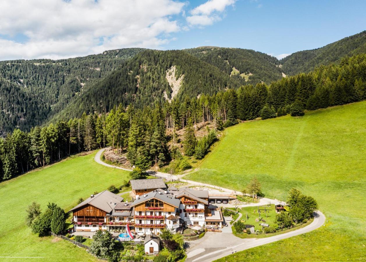 Hotel Kompatscherhof Luson Exterior foto
