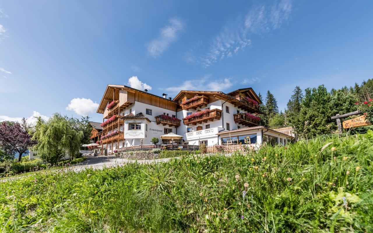 Hotel Kompatscherhof Luson Exterior foto